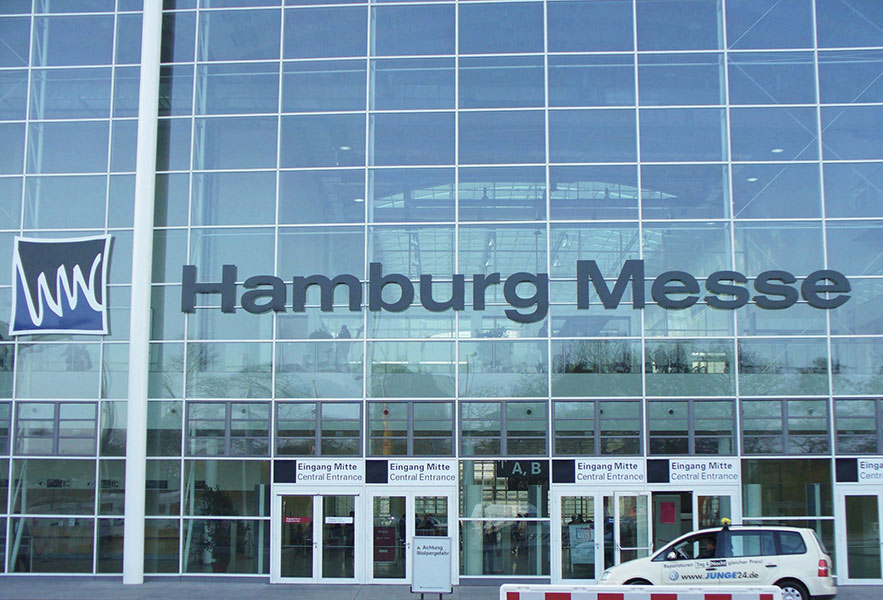 Messe Hamburg Fassadenbeschriftung