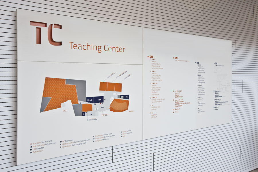 Teaching Center Lageplan und Übersichtstafel