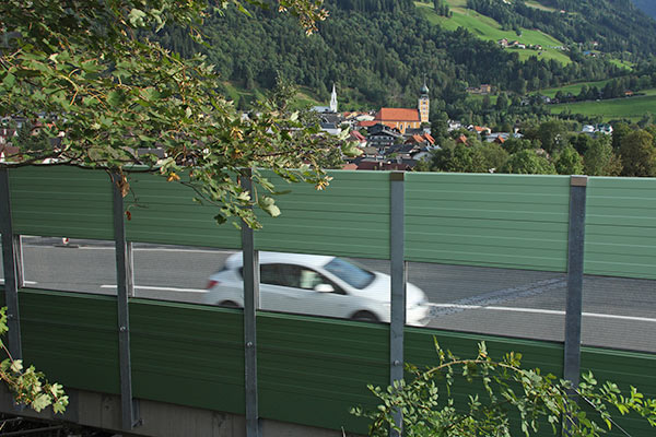 Lärmschutzwand an der Autobahn in Schladming