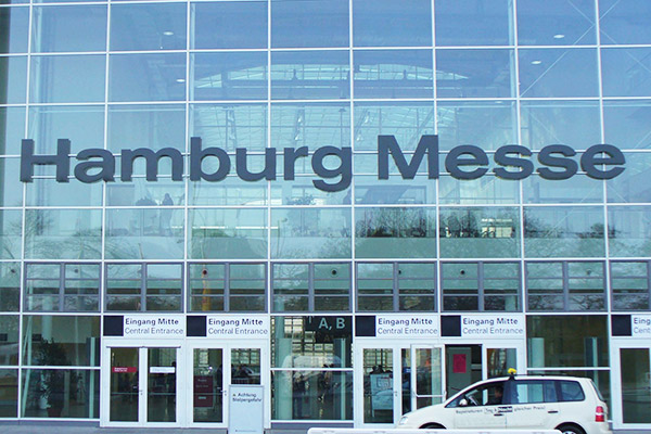 Fassadenbeschriftung Hamburg Messe
